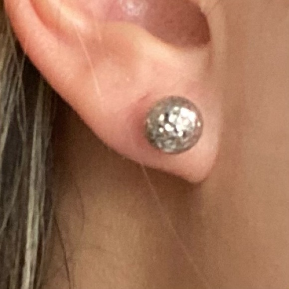 925 Sterling silver hammer finish studs - Picture 2 of 2